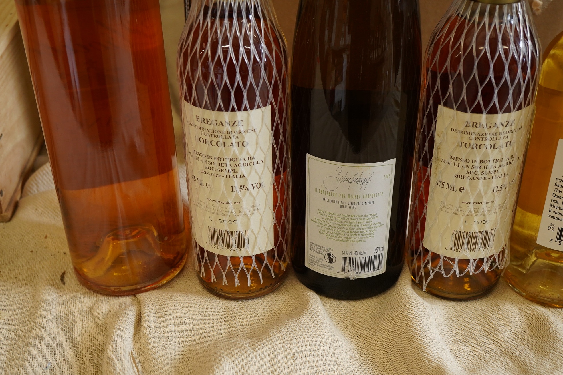 A mixed parcel of White and Dessert wine